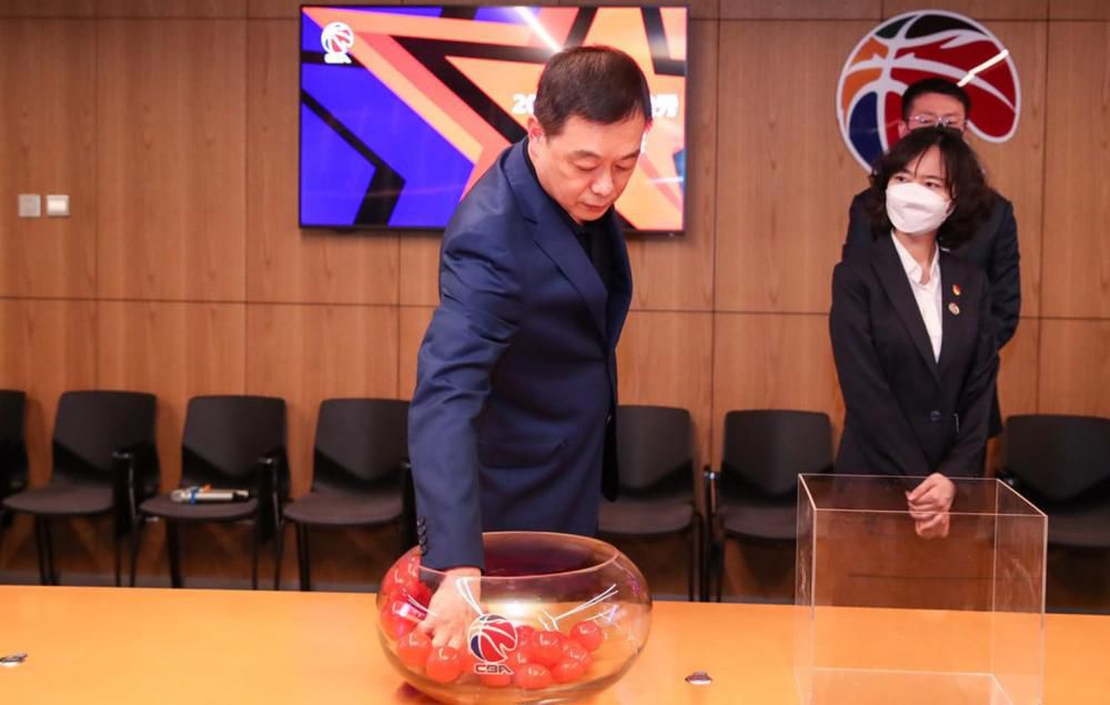 该项目仍然在进行中，而且有大量资金支持：投资者支付150亿欧元来发起这项价值1000亿欧元的比赛。